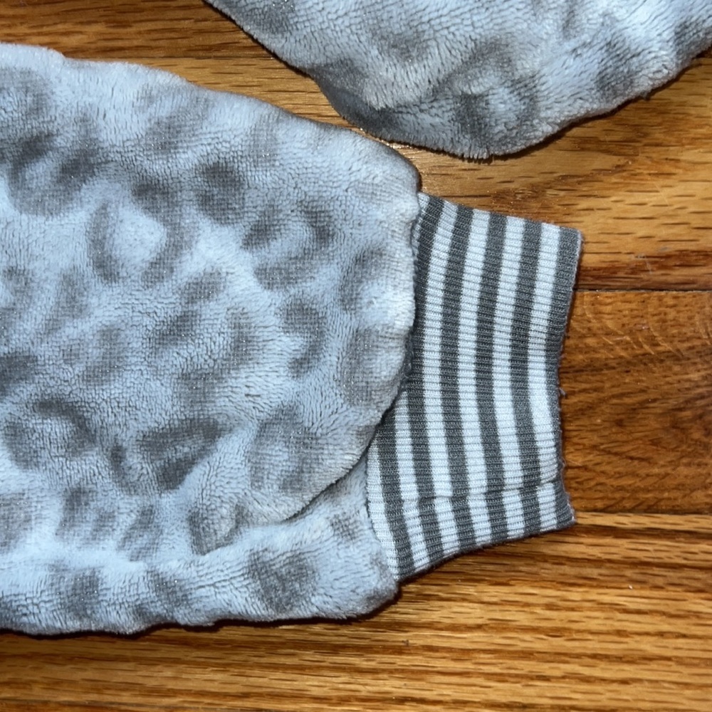 Girls fuzzy one piece - Picture 6 of 7